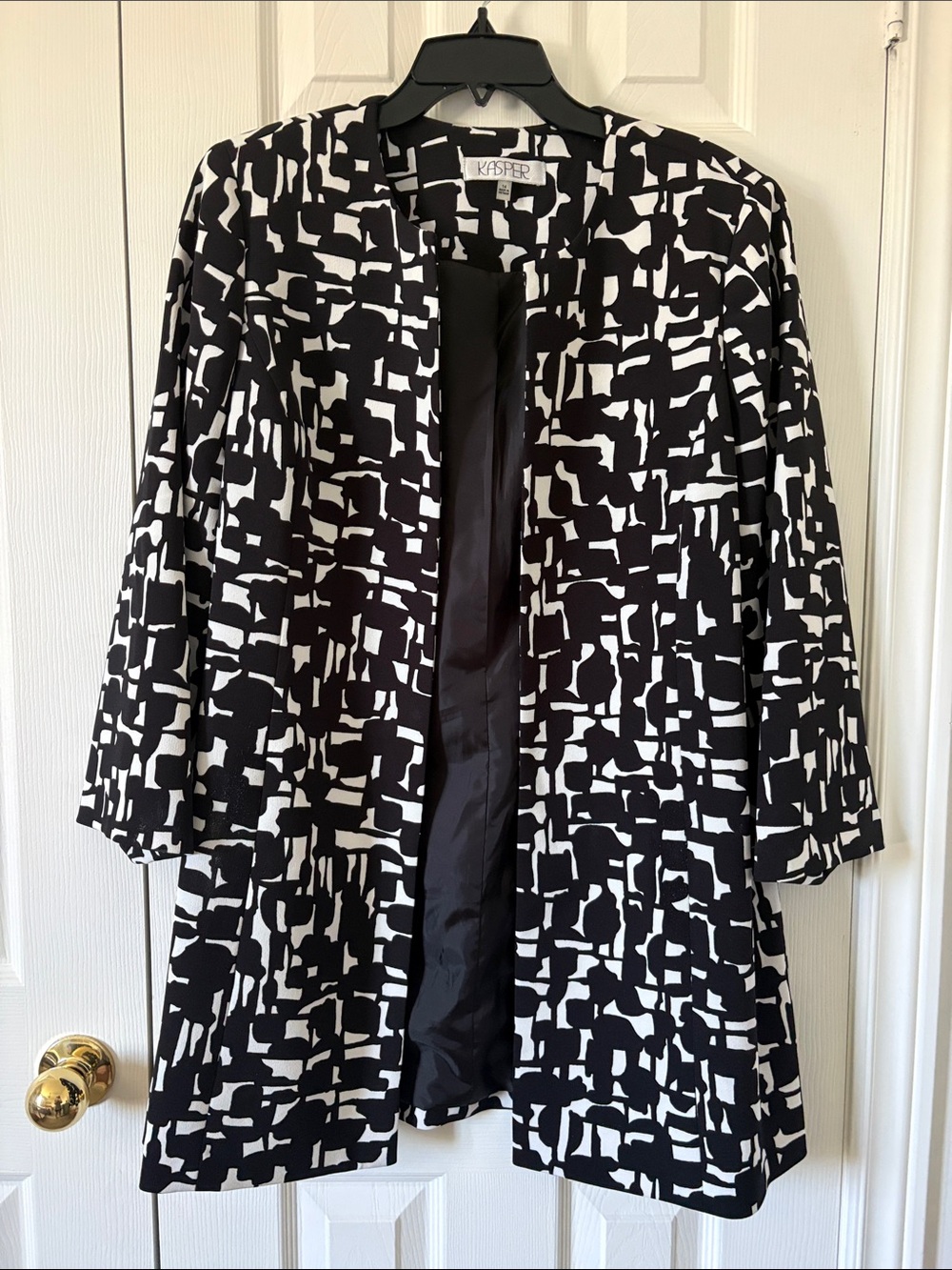 Kasper Black and White Abstract Open Blazer